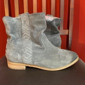 Tom’s Women’s size 8 boot
